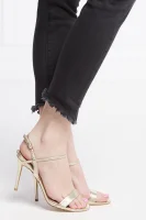Sandále na ihličkovom podpätku KABELLE | s prímesou kože Guess 	zlatá	