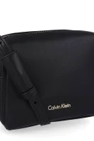 crossbody kabelka Calvin Klein 	čierna	
