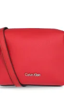 crossbody kabelka Calvin Klein 	červená	