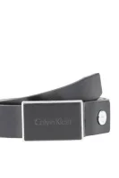 skórzany opasok plaqu Calvin Klein 	čierna	