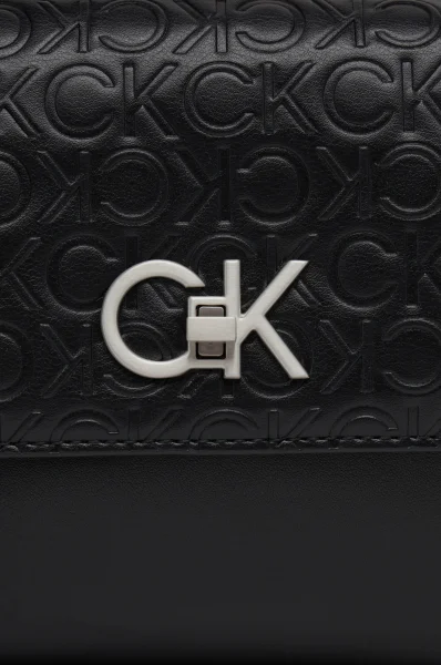 Kabelka na rameno RE-LOCK EW CONV CROSSBODY-EMB MN Calvin Klein 	čierna	
