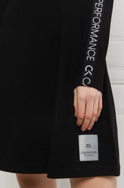 šaty Calvin Klein Performance 	čierna	