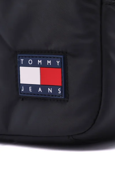 Taška na rameno Tommy Jeans 	čierna	