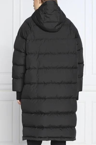 Páperový kabát Lacoste 	čierna	