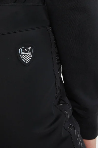 Teplákové nohavice | Regular Fit EA7 	čierna	