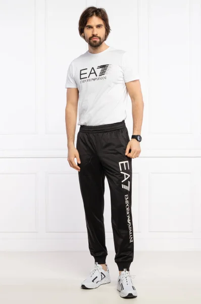 teplákové nohavice EA7 	čierna	