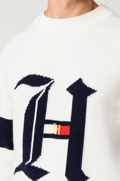 sveter lewis hamilton graphic | oversize fit | s prímesou vlny i kaszmiru Tommy Hilfiger 	biela	