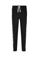 teplákové nohavice orel | regular fit Pepe Jeans London 	čierna	